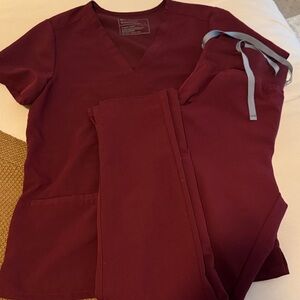 Figs Burgundy Scrub Set